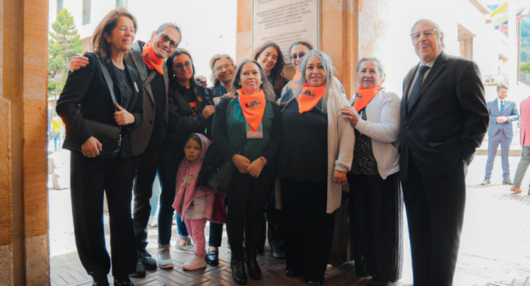 Placa del Palacio de Justicia